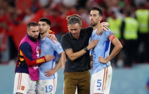 九游体育官网-梁宏业：布斯克茨退役国家队，一个时代的终结？